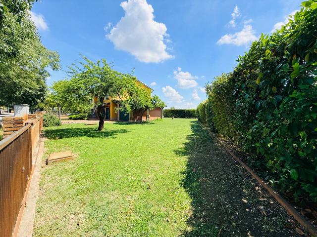 Villa Indipendente in vendita a Poggio Rusco, Mantova