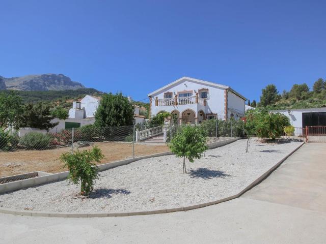 Casa en venta en El Burgo