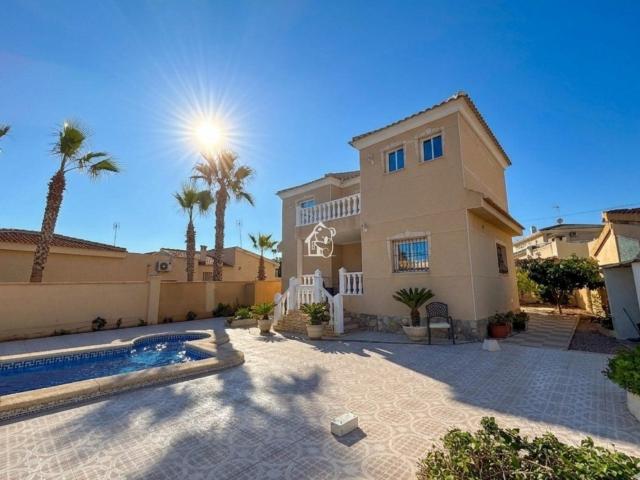 Chalet en alquiler en Urbanización Doña Pepa, el Baix Segura / La Vega Baja