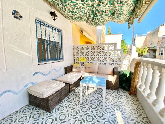 Villa en alquiler en Elche, Urbanización La Marina-El Oasis