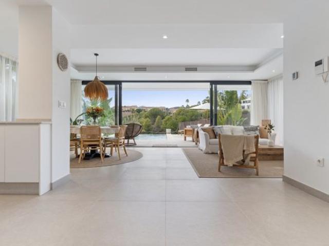 Casa en alquiler en Barriada Islas Canarias, Costa del Sol Occidental