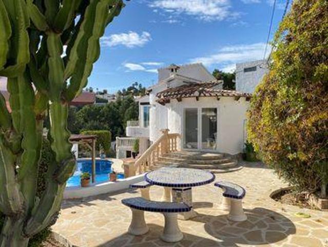 Villa en alquiler en Teulada
