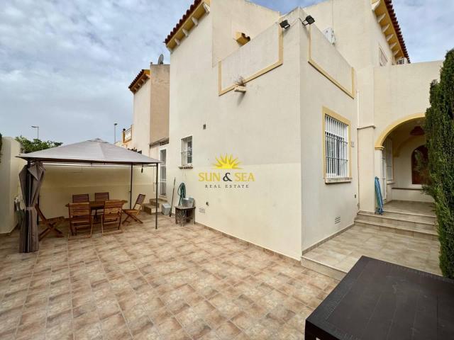 Villa en alquiler en Orihuela
