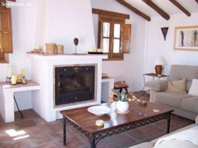 Casa en alquiler en Cómpeta