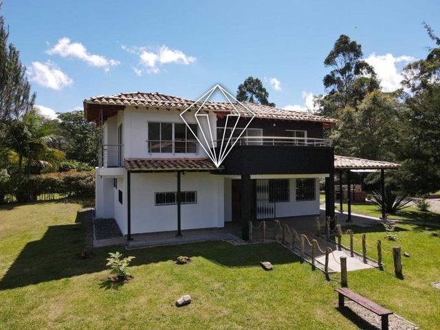 Casa en arriendo en Barrio La Bomba, El Carmen de Viboral