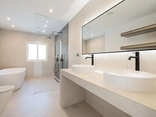 Casa en venta en Nueva Atalaya, Costa del Sol Occidental