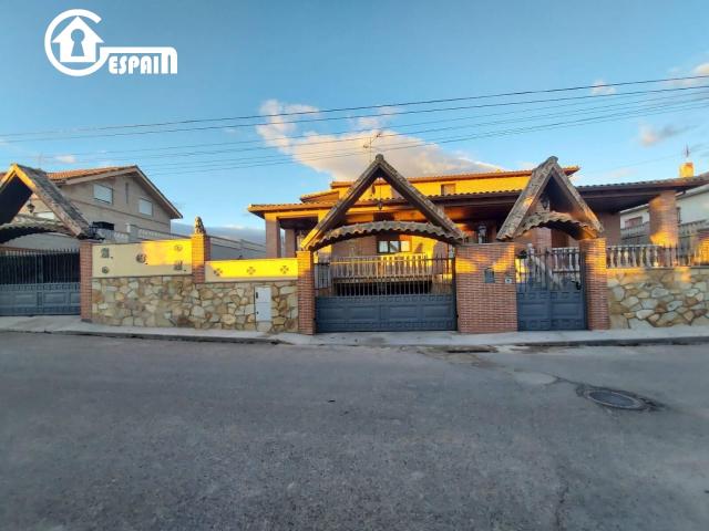 Casa en venta en Casarrubios Del Monte, Urbanización Monte Nuevo