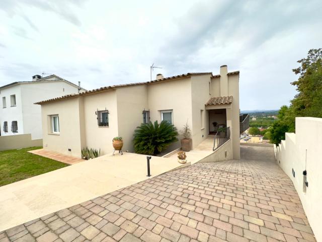 Casa en venta en La Bisbal D'empordà, Vulpellac
