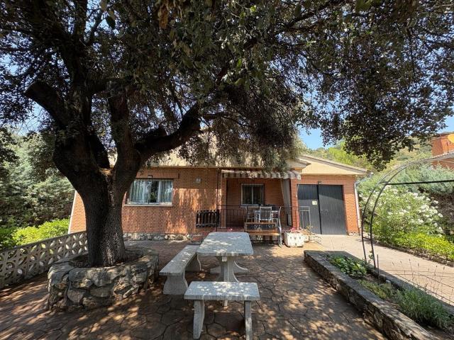 Casa en venta en Fuentenovilla, Urbanización Las Fuentes