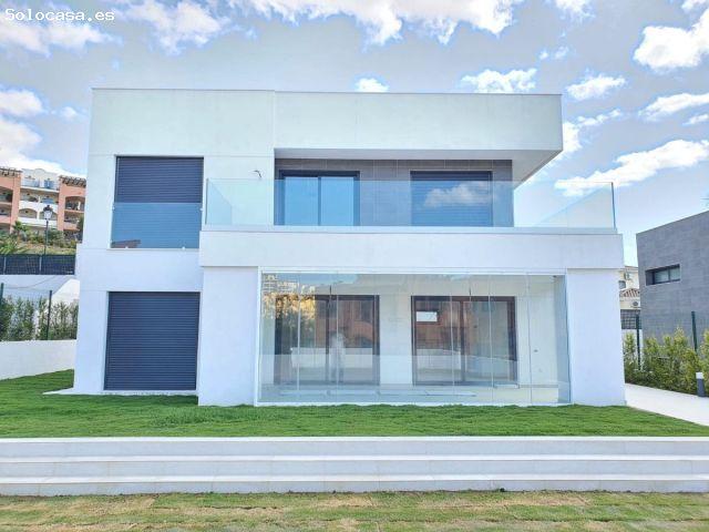 Casa en venta en Castillo de la Duquesa, Costa del Sol Occidental