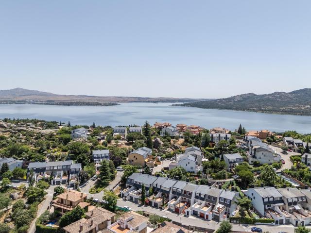 Casa en venta en Manzanares El Real, Urbanización El Yelmo