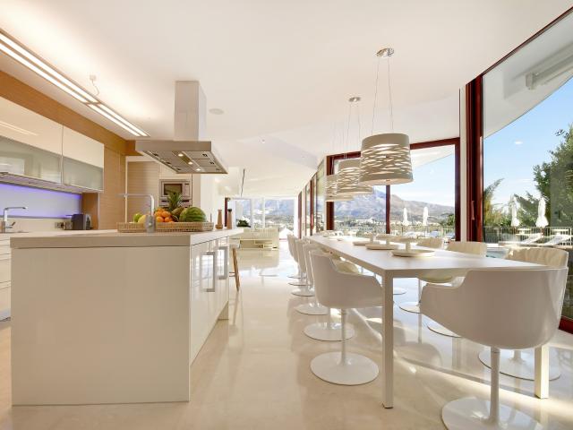 Casa en alquiler en Nueva Andalucía, Costa del Sol Occidental