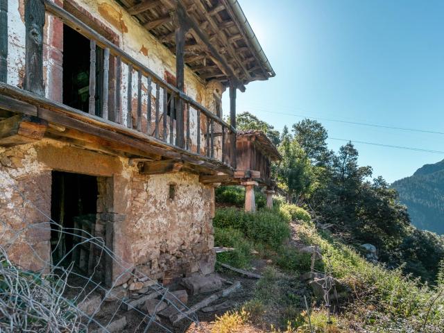 Casa en venta en Proaza, Bustieḷḷu