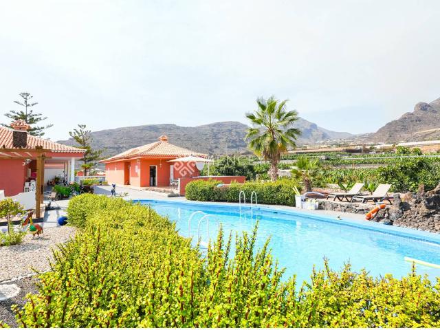 Chalet en venta en Santiago del Teide, Canarias