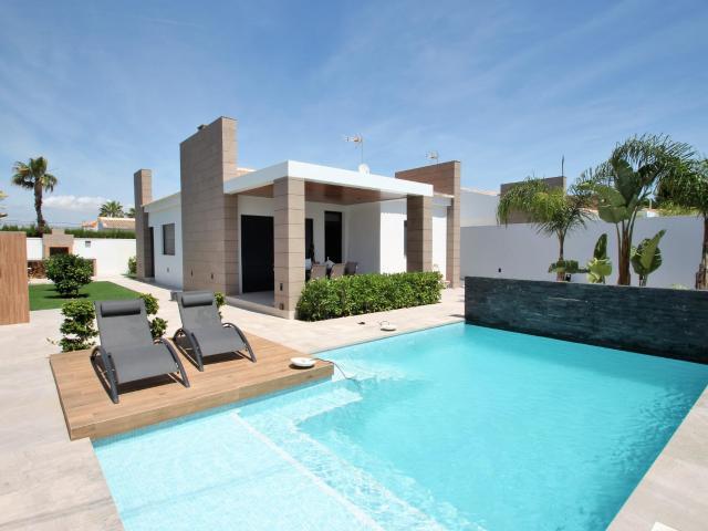 Casa en alquiler en Torrevieja, Urbanización El Chaparral