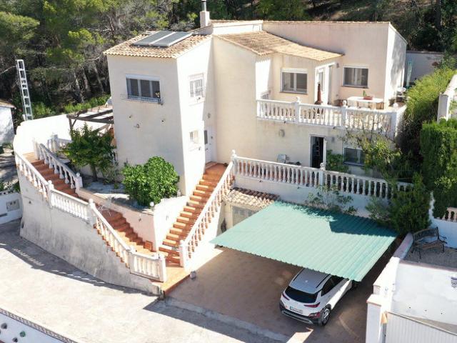 Villa en venta en Adsubia