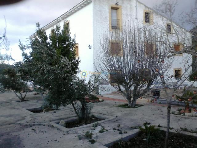 Villa en venta en Agres