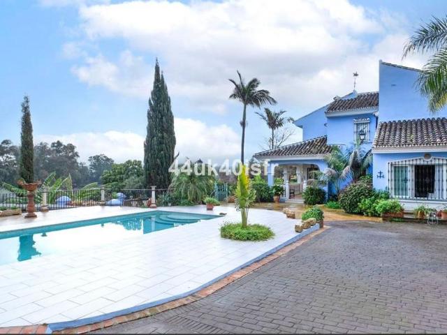 Chalet en venta en Alhaurín El Grande, Málaga