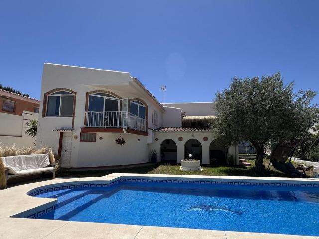 Chalet en venta en Alhaurín El Grande, Málaga