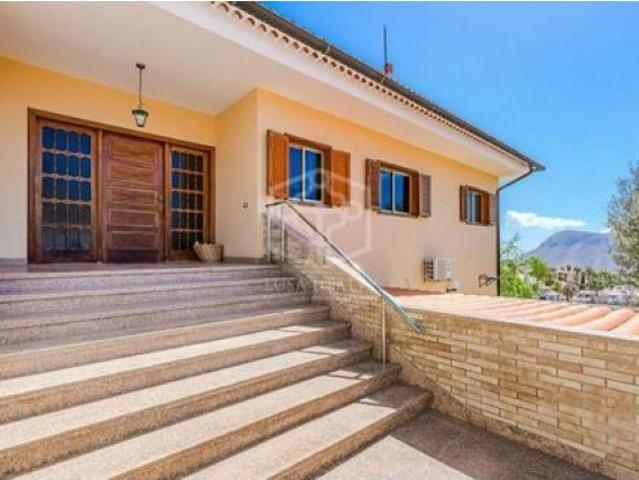 Casa en venta en Los Cristianos, Arona
