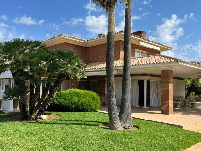 Villa en venta en Benidorm