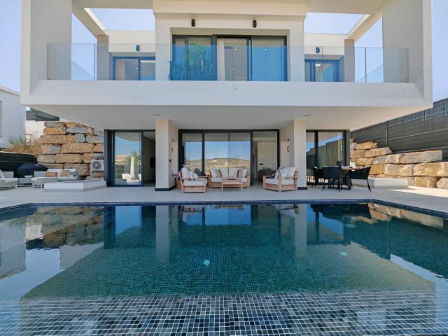 Casa en venta en Barriada Islas Canarias, Costa del Sol Occidental