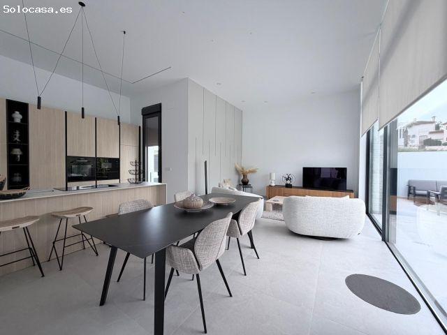 Casa en venta en Puerto de la Torre, Málaga-Costa del Sol
