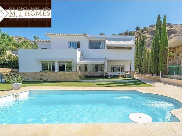 Villa en venta en Málaga