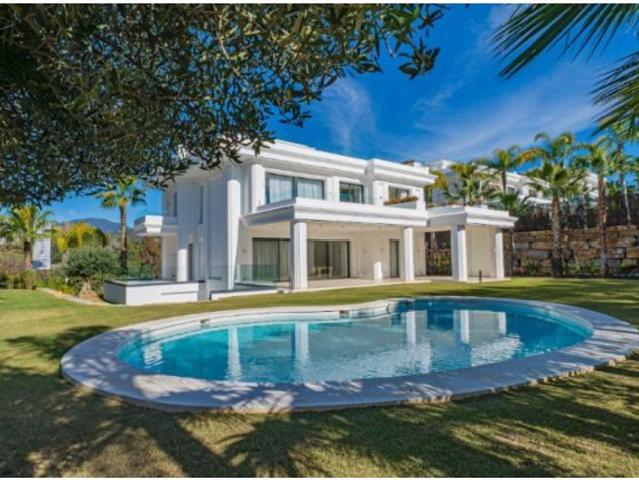 Casa en venta en Nueva Andalucía, Costa del Sol Occidental