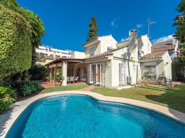 Chalet en venta en La Carolina, Costa del Sol Occidental