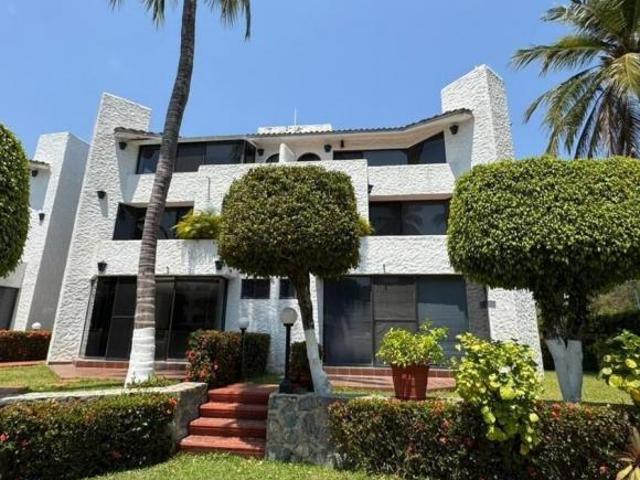 Villa en venta en Marina Ixtapa, Zihuatanejo de Azueta