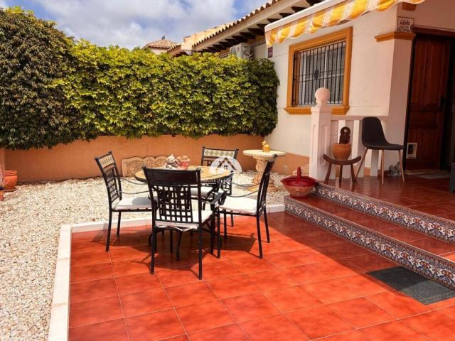 Chalet en venta en Urbanización La Zenia II, el Baix Segura / La Vega Baja
