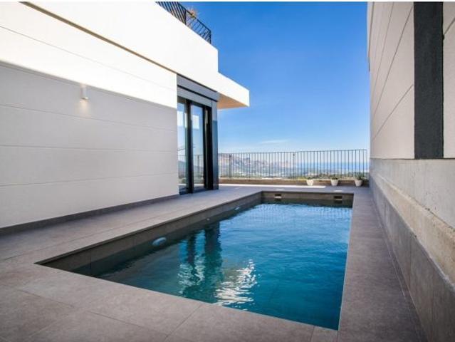 Casa en venta en Alicante, Urbanización Polop Paradis