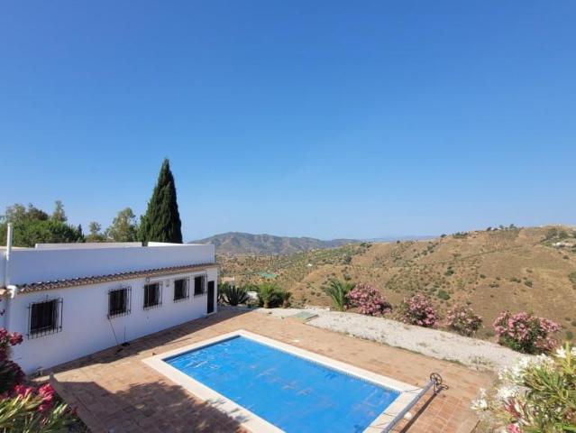 Villa en venta en Sedella