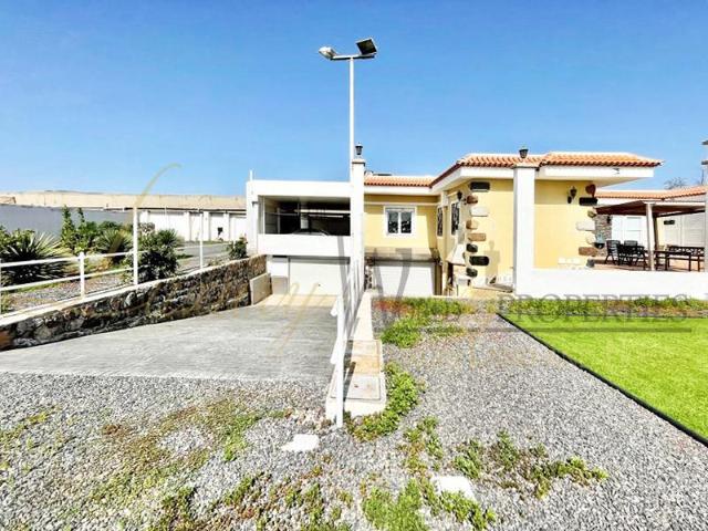 Chalet en venta en Coromoto, Arona