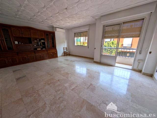 Villa en venta en Linares