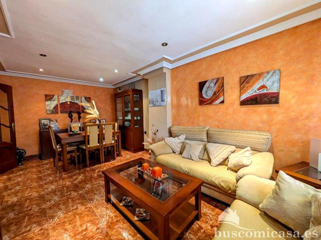 Villa en venta en Linares