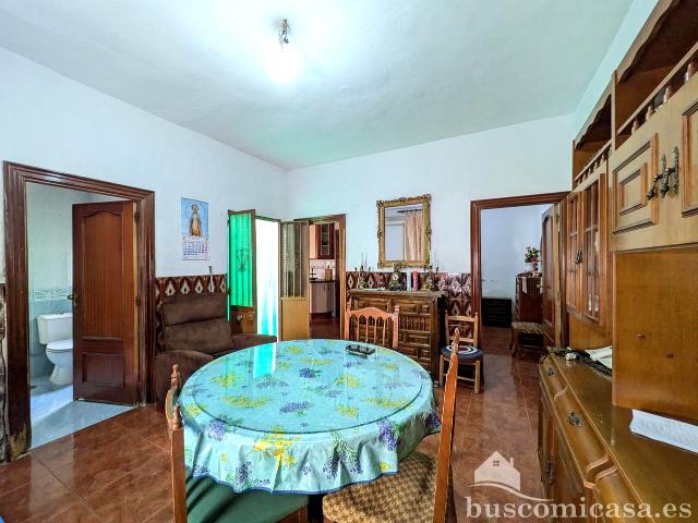 Villa en venta en Linares