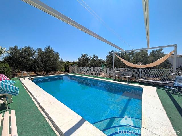 Villa en venta en Linares