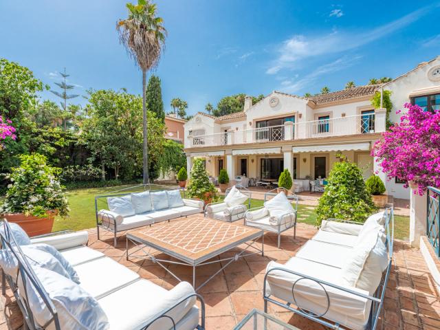 Chalet en venta en La Carolina, Costa del Sol Occidental