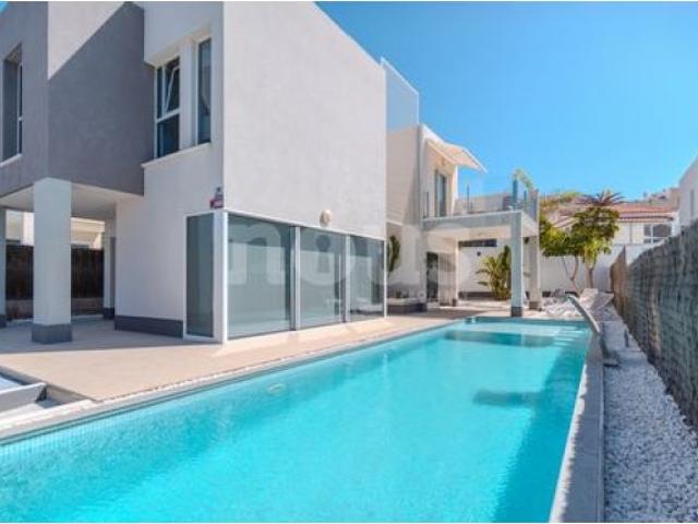 Casa en venta en Playa Paraíso, Adeje