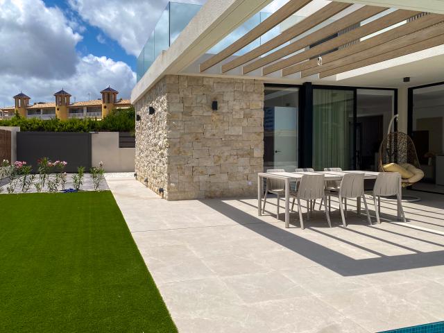 Chalet en venta en Urbanización La Zenia II, el Baix Segura / La Vega Baja