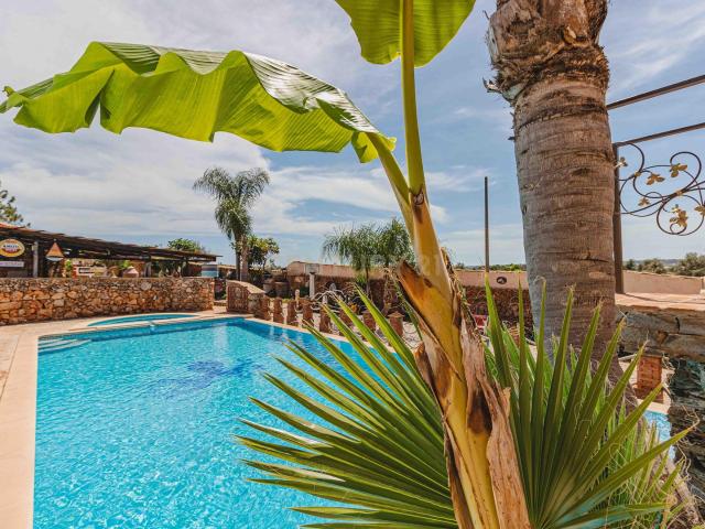 Quinta venda em Pêra