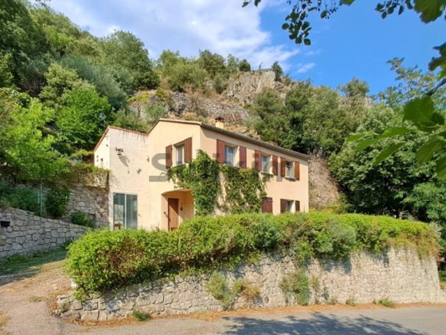 Maison vente à Mende, Pied-de-borne