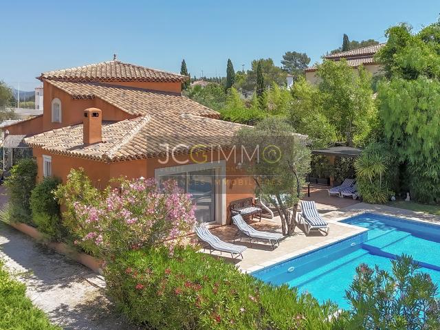 Villa vente à Arrondissement de Toulon, La Crau