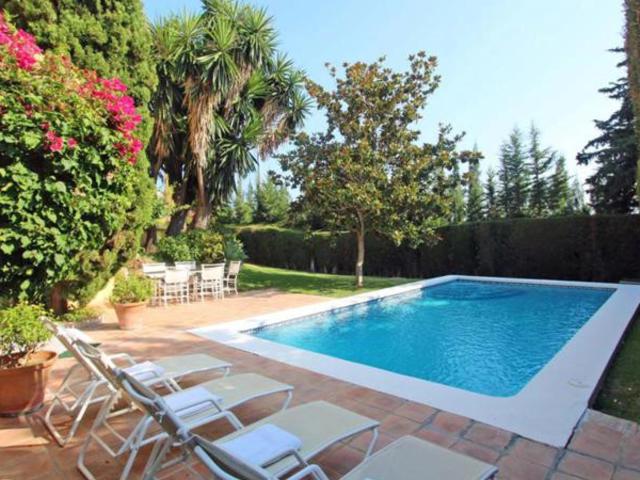 Casa en alquiler en Nueva Andalucía, Costa del Sol Occidental