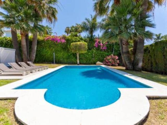 Casa en alquiler en Nueva Andalucía, Costa del Sol Occidental