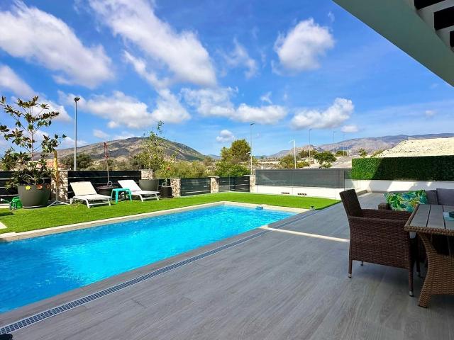 Casa en alquiler en la Marina Baixa, Valencia