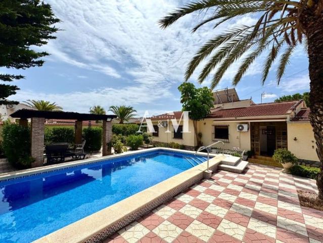 Casa en alquiler en Urbanización Doña Pepa, el Baix Segura / La Vega Baja