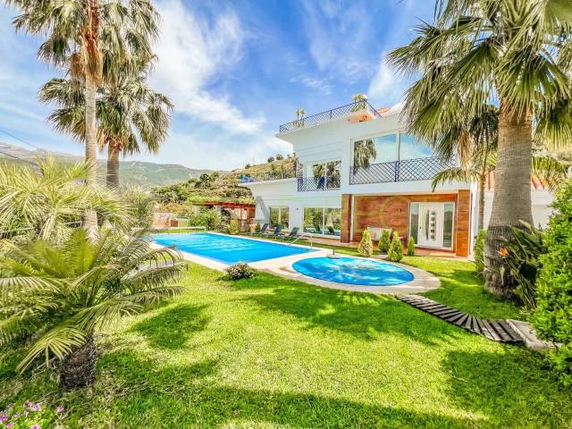 Casa en alquiler en La Axarquía, Andalucía